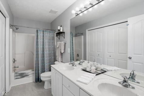 7732 Prairie View Drive Indianapolis IN 46256
