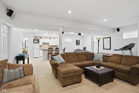 7732 Prairie View Drive Indianapolis IN 46256