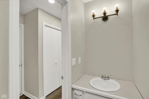 8163 Frisco Way Indianapolis IN 46240