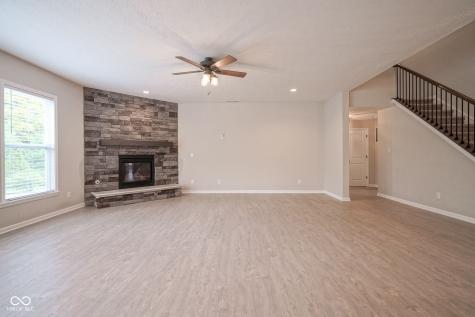 6642 Clearwood Drive Brownsburg IN 46112
