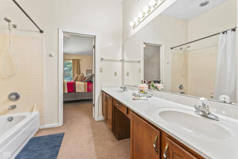 10816 Oyster Bay Court Indianapolis IN 46236