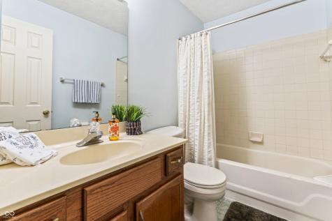 10816 Oyster Bay Court Indianapolis IN 46236