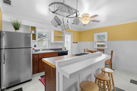 1825 Lee Street Columbus IN 47201