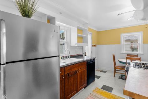 1825 Lee Street Columbus IN 47201