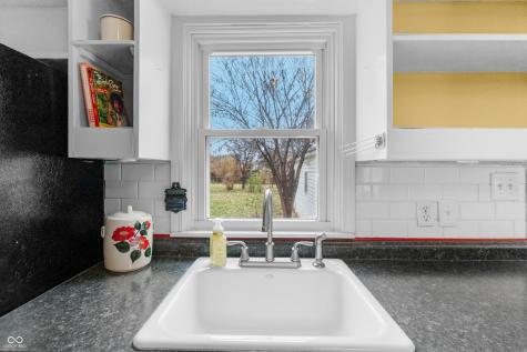 1825 Lee Street Columbus IN 47201