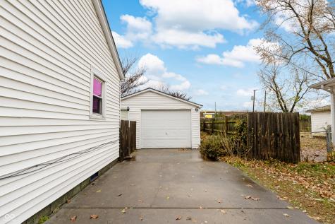 1825 Lee Street Columbus IN 47201