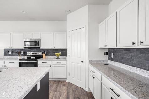 8850 Wicklow Way Brownsburg IN 46112
