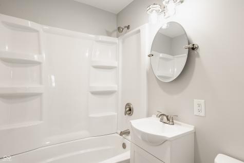 7438 E 52nd Street Indianapolis IN 46226
