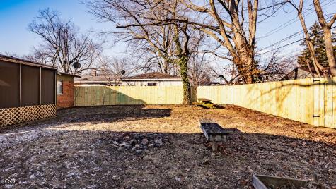 7438 E 52nd Street Indianapolis IN 46226