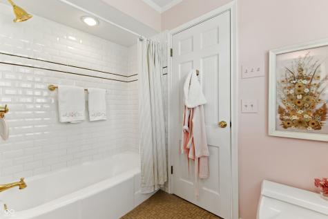 412 Pine Drive Indianapolis IN 46260