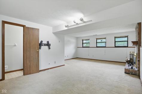 5847 Democracy Drive Indianapolis IN 46254