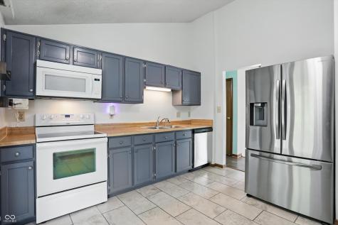 5847 Democracy Drive Indianapolis IN 46254