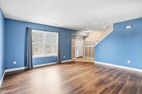 2295 Lakecrest Drive Columbus IN 47201