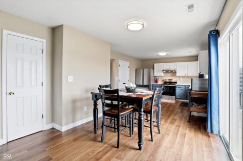 2295 Lakecrest Drive Columbus IN 47201