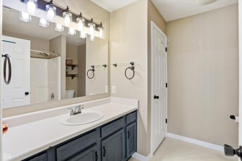 2295 Lakecrest Drive Columbus IN 47201