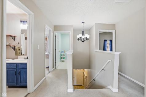 2295 Lakecrest Drive Columbus IN 47201