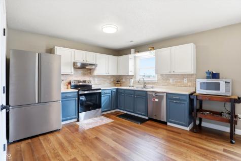 2295 Lakecrest Drive Columbus IN 47201