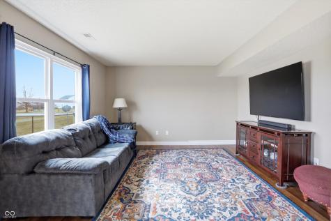 2295 Lakecrest Drive Columbus IN 47201