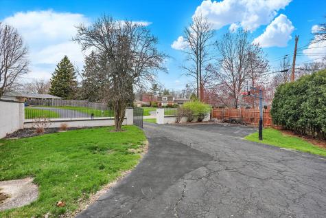 6303 Lands End Lane Indianapolis IN 46220