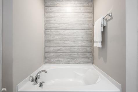 9818 April Rose Drive Fishers IN 46040