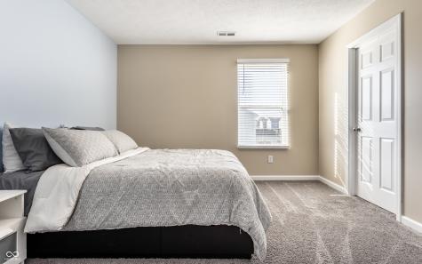 9818 April Rose Drive Fishers IN 46040