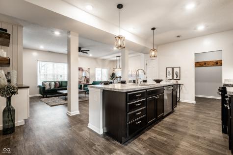 9818 April Rose Drive Fishers IN 46040