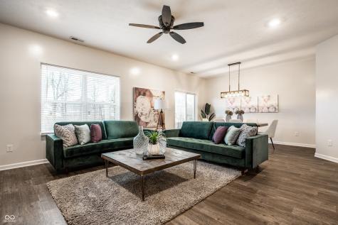 9818 April Rose Drive Fishers IN 46040