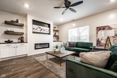 9818 April Rose Drive Fishers IN 46040