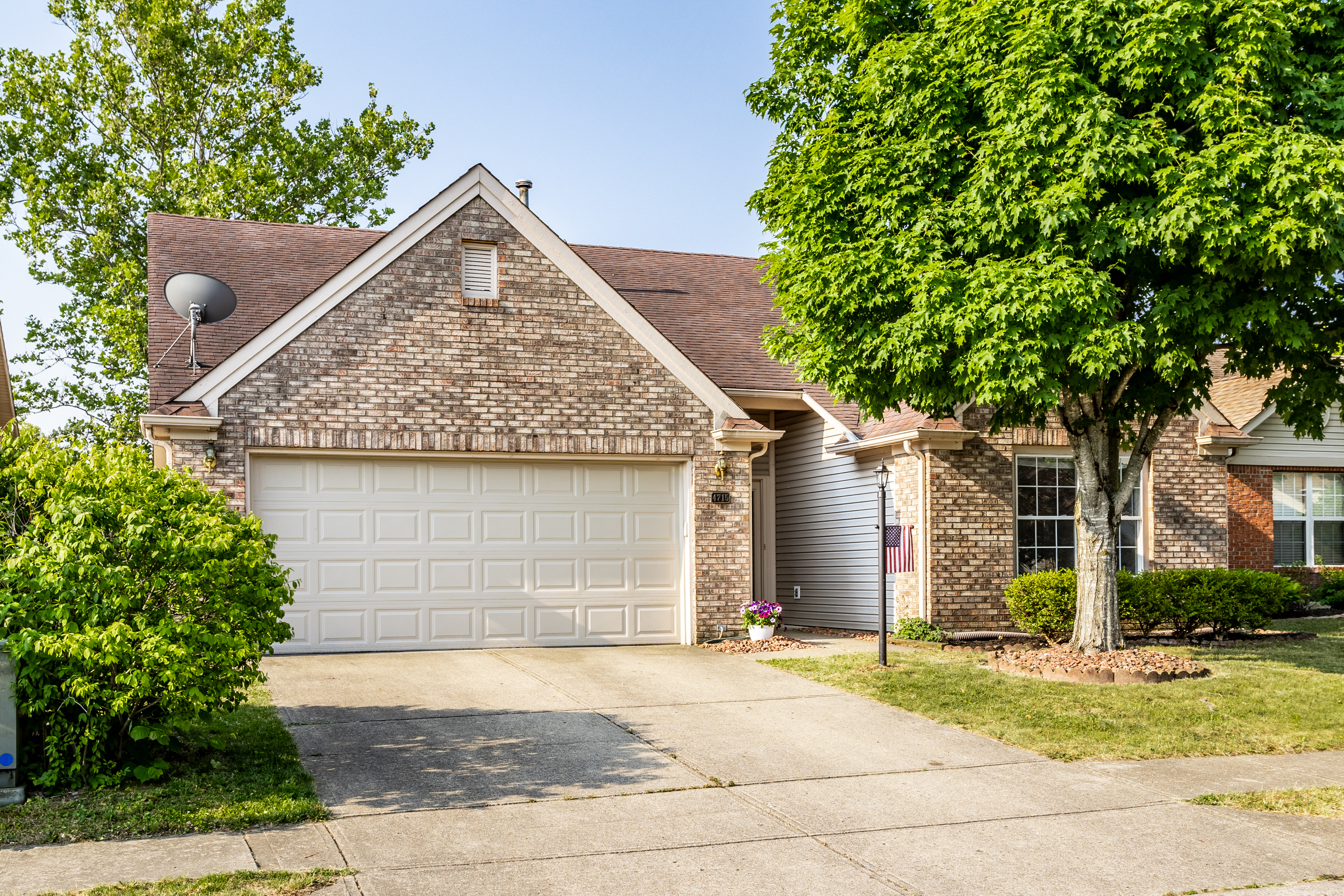 4715 Common View Circle Indianapolis IN 46220