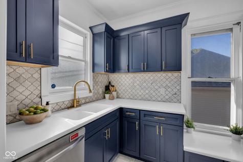 115 Charlotte Place Indianapolis IN 46202