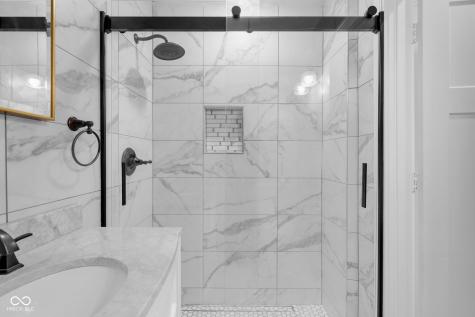115 Charlotte Place Indianapolis IN 46202