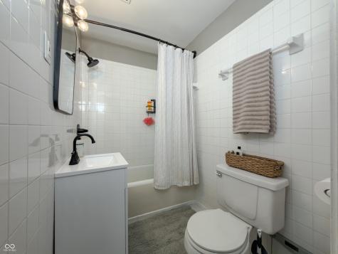 5251 E 11th Street Indianapolis IN 46219