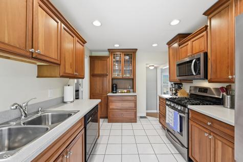 16 W 61st Street Indianapolis IN 46208