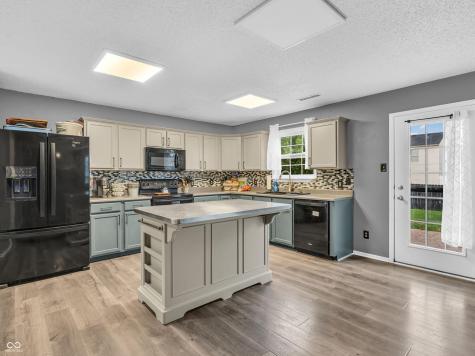 8648 Wheatfield Drive Indianapolis IN 46113