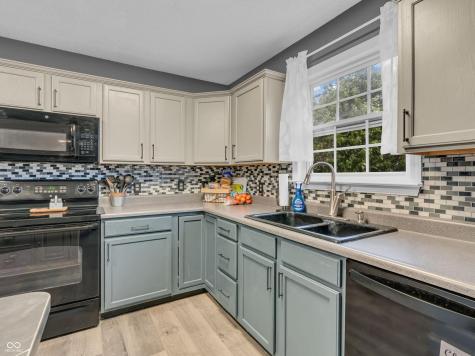 8648 Wheatfield Drive Indianapolis IN 46113