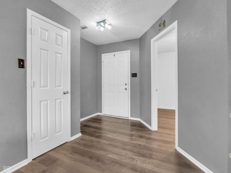 8648 Wheatfield Drive Indianapolis IN 46113