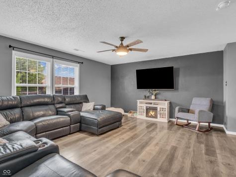 8648 Wheatfield Drive Indianapolis IN 46113