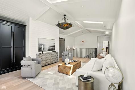 8068 Dean Road Indianapolis IN 46240