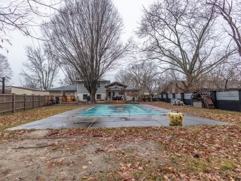 677 W Edgewood Avenue Indianapolis IN 46217