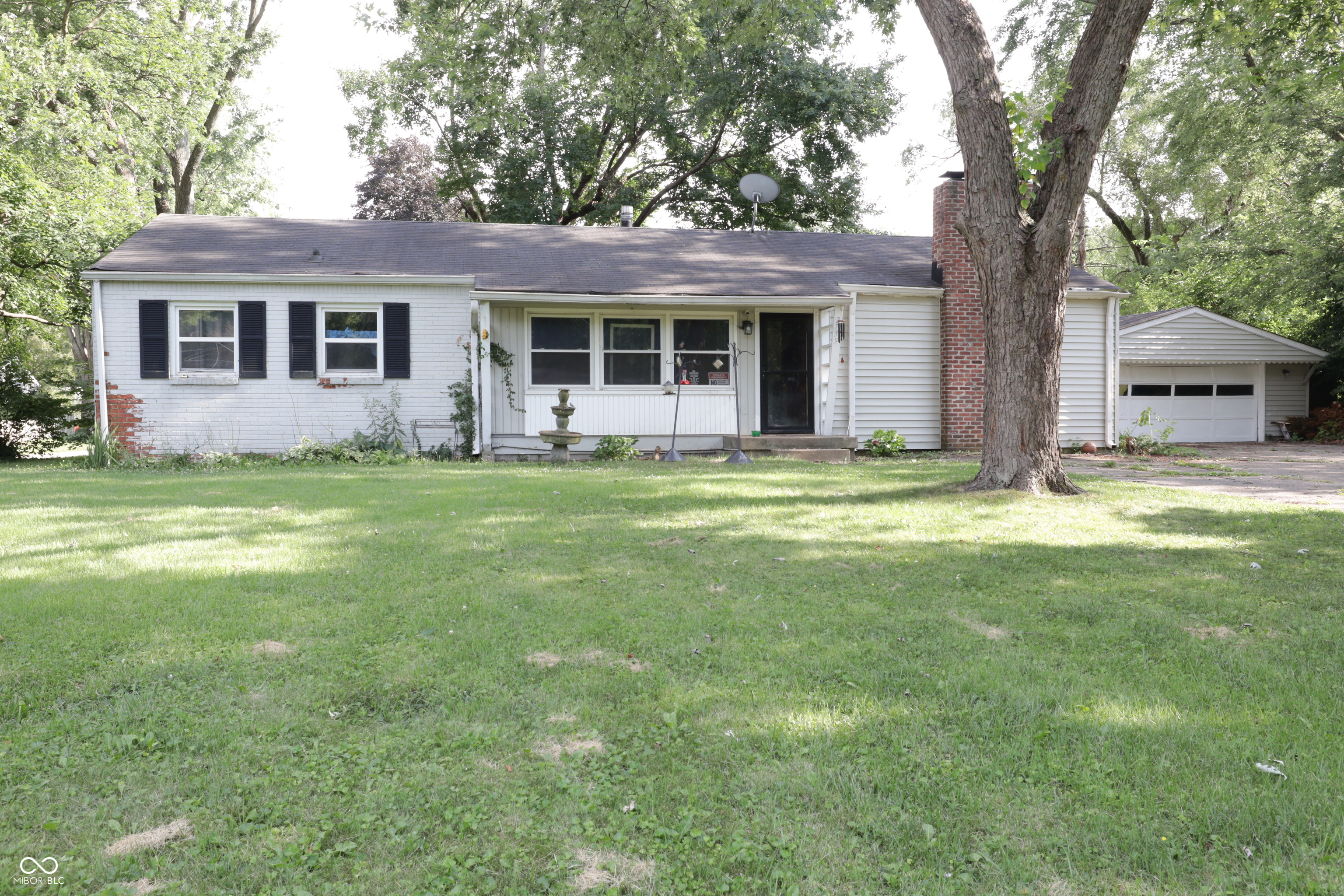 2735 Canterbury Lane Indianapolis IN 46220