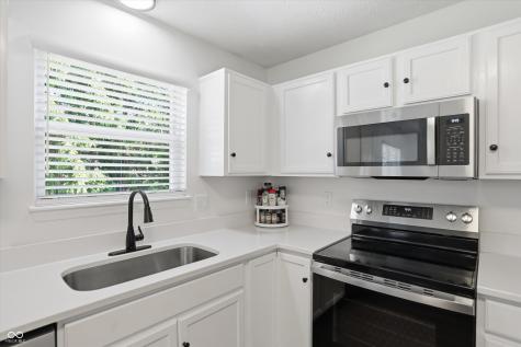 10632 Ashview Drive Fishers IN 46038
