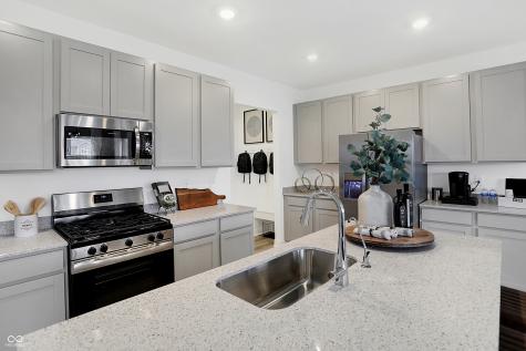 1563 Pine Circle Franklin IN 46131