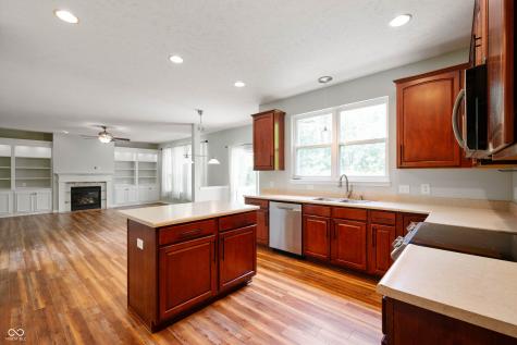 8578 Nolan Drive Fishers IN 46038