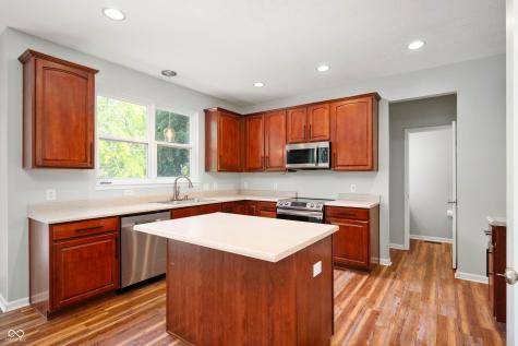 8578 Nolan Drive Fishers IN 46038
