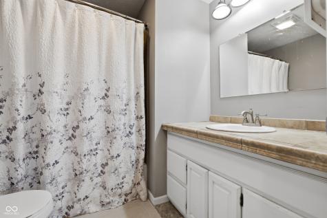 9308 Thornwood Drive Indianapolis IN 46250
