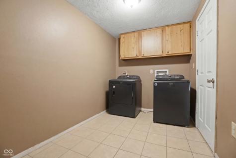 9308 Thornwood Drive Indianapolis IN 46250