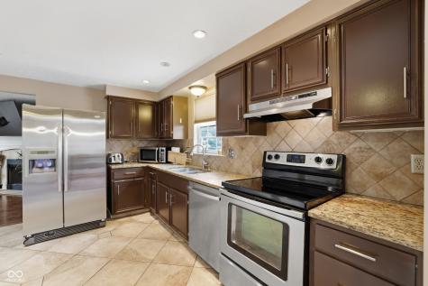 9308 Thornwood Drive Indianapolis IN 46250