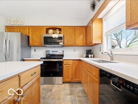 8014 Bayview Point Indianapolis IN 46256