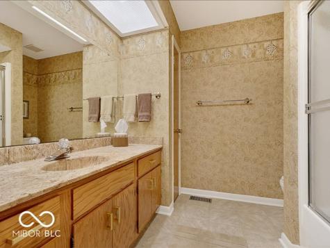 8014 Bayview Point Indianapolis IN 46256