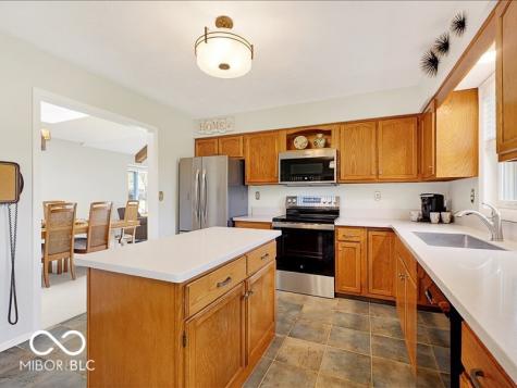 8014 Bayview Point Indianapolis IN 46256